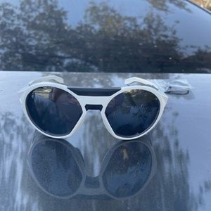 Oakley Custom Clifden